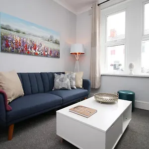 No 25 House By Ssw Close To Sleeps 4 Apartment