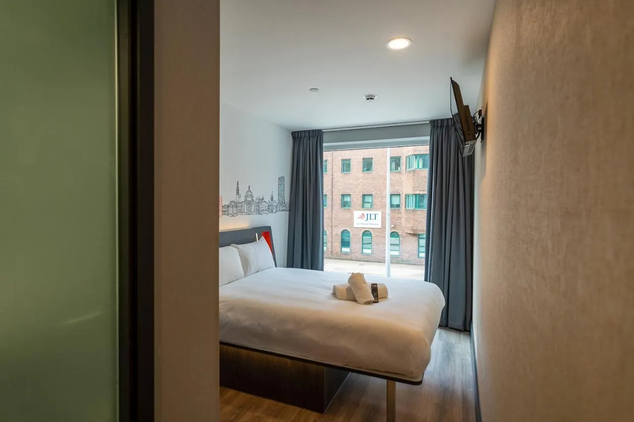 Easyhotel Cardiff Hotel